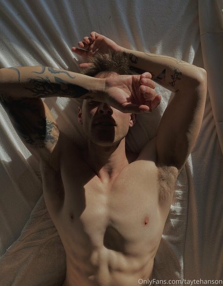 taytehanson pretty pornstar img