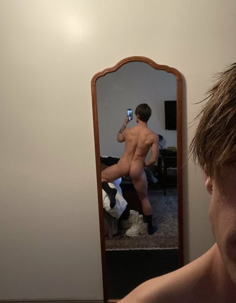 taytehanson star nude photo