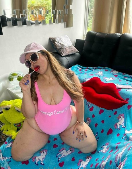 kristenhillfree model perfect img