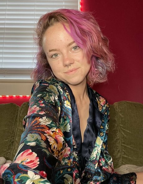 junestrawberriesfree star sex photo