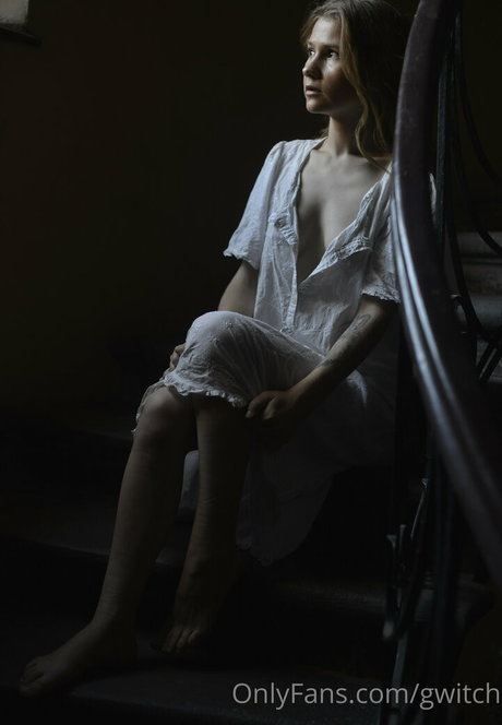 gwitch star naked photo