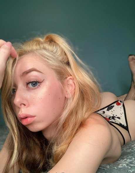 luxxlovexx naked actress images