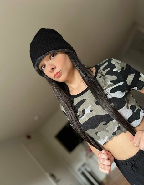 lips onlyfans adult image