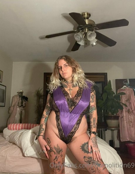 domolition666 art model pic