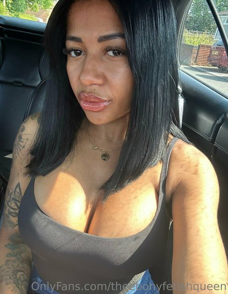kikiluxxxe exclusive pornstar photo