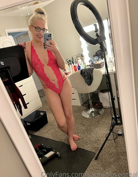 sophiaroseisreal sexy star image