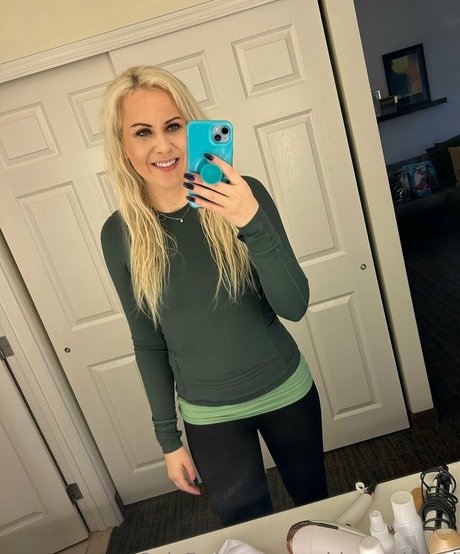 big labia onlyfans naked picture