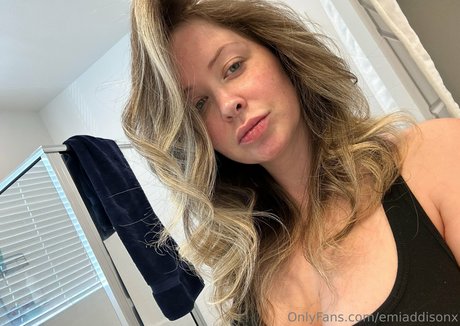 emiaddisonx model nudes archive