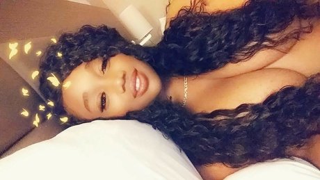 Jazzy Khole nude model img