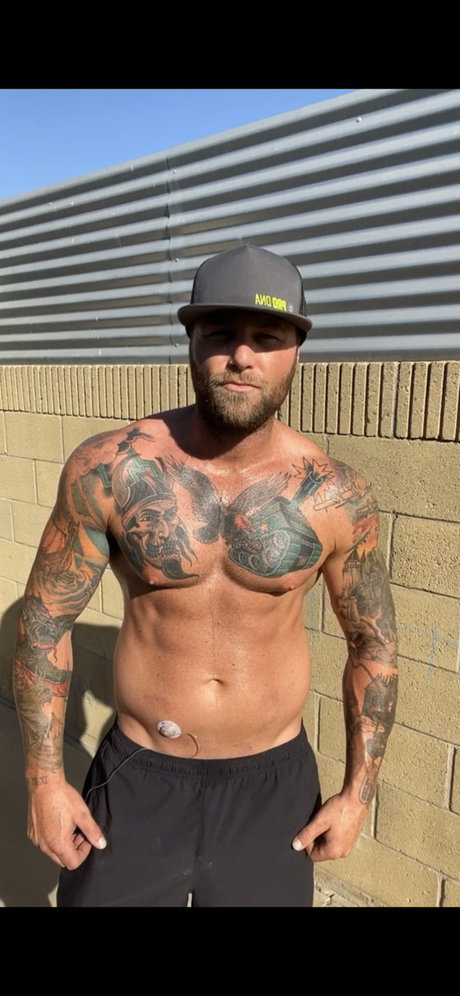 MmmthatMatt pornstar nude image