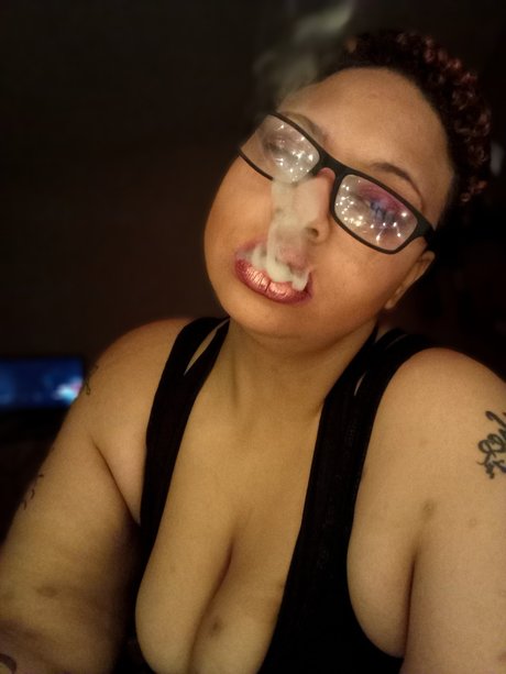 KarmelBabii sexy model pictures