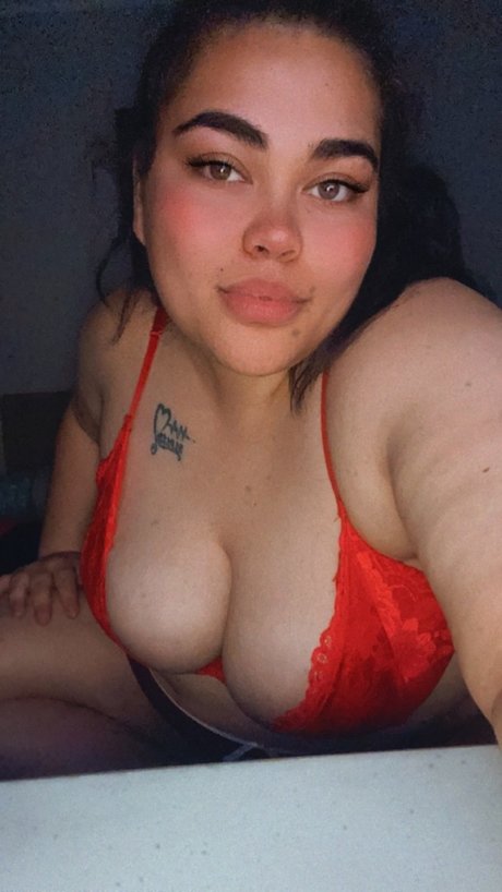 H O N E Y free model picture
