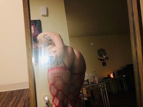 Thick Latina Goddess star sexy image