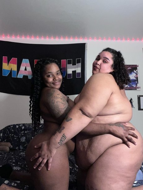 HoneyPotWives  top profile image