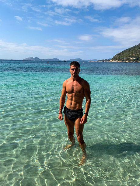 Mr Evans nude model galleries