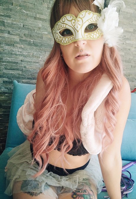 Peach exclusive model galleries