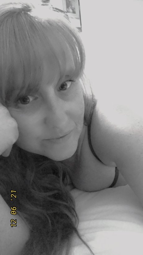Ginger Divine pretty actress picture