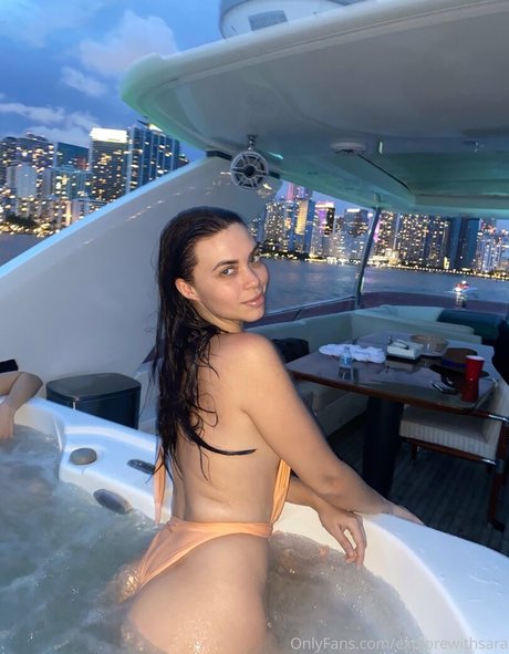 withlovesaraxo model exclusive pics