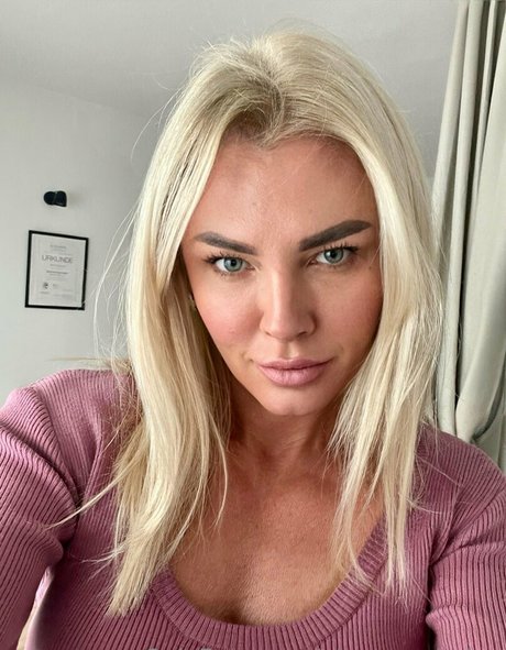 xmommynina adult star archive