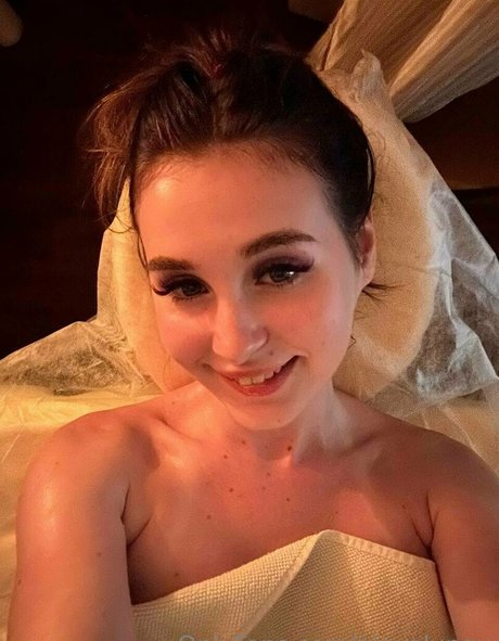 alexalungu free pornstar picture