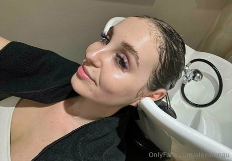 alexalungu pornstar sexy picture