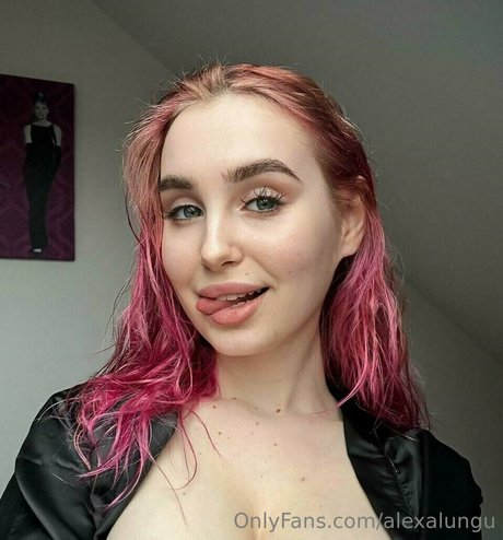 alexalungu star naked photo