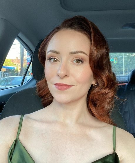 Mollie Damon pretty pornstar picture