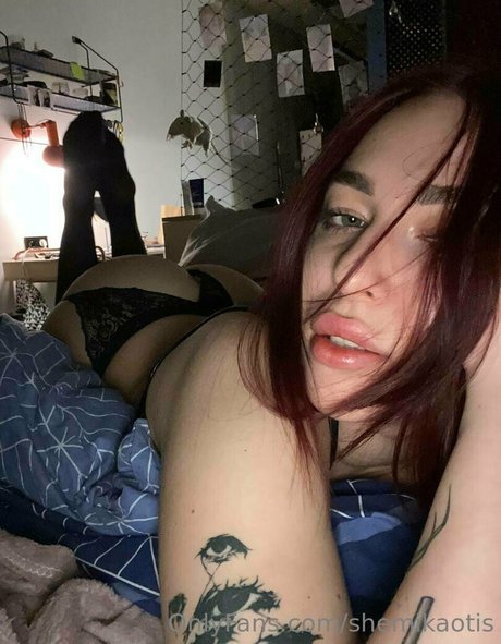 shemikaotis pornstar nude images