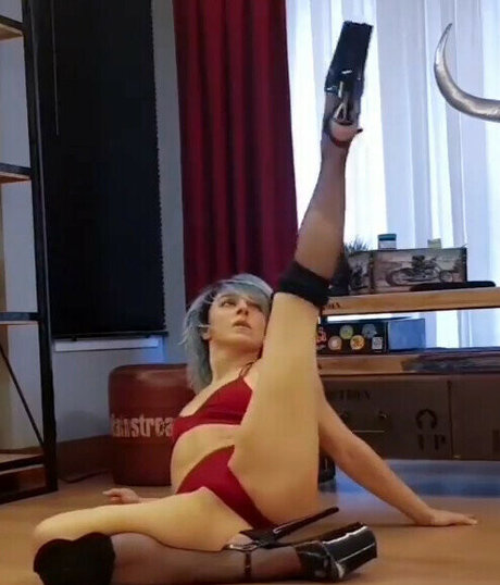 Aysegul Merve Yazici sexy actress picture