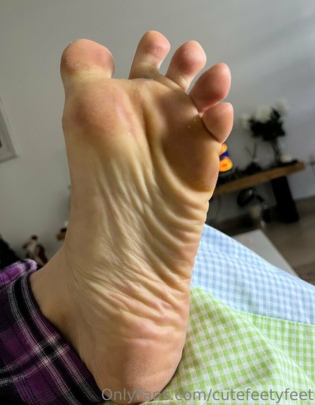 cutefeetyfeet pornstar nice photo