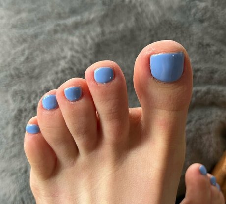 cutefeetyfeet beautiful actress photos