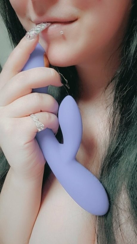 xxxglowyxxx model erotic photo