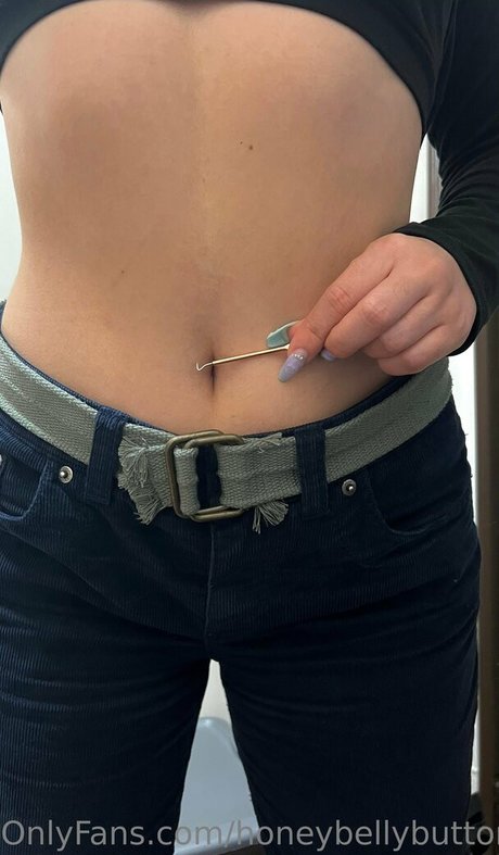 honeybellybutton2 model naked img
