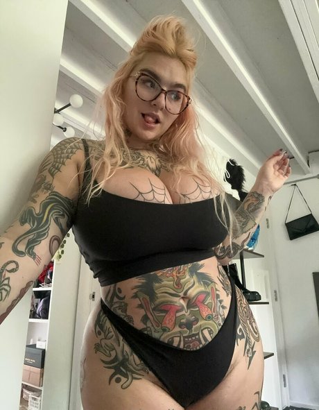 stupiderandhotter star naked pics