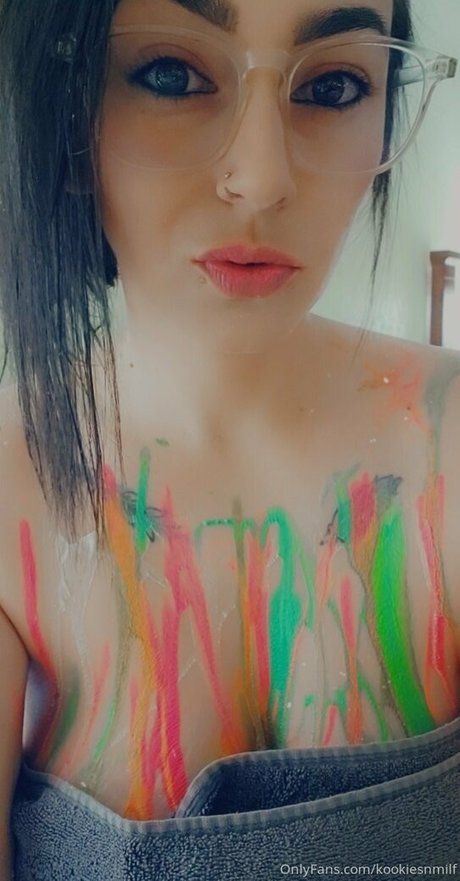 kookiesnmilf star exclusive pictures