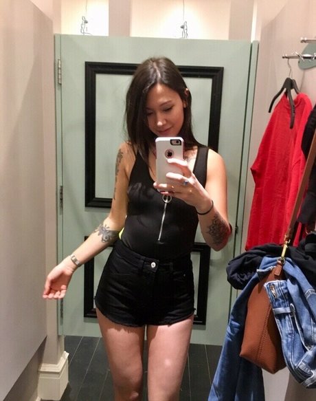 Laceyisanerd pretty actress pics