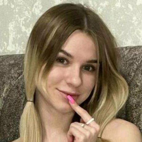 elia roz model nude pic