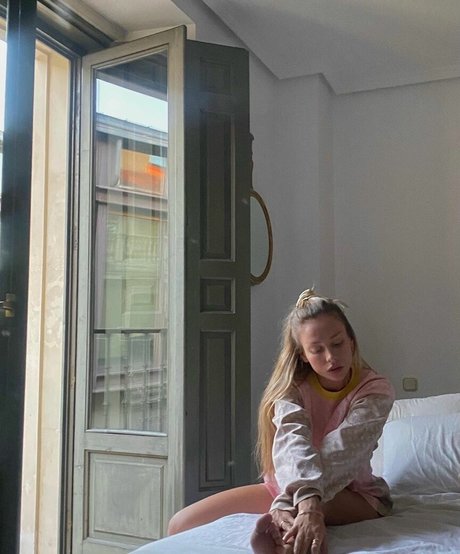 Ester Exposito top pornstar picture