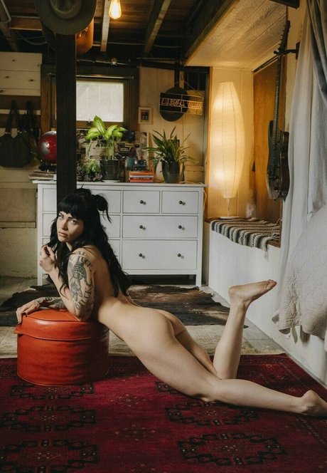 TheBadSloth xxx actress image