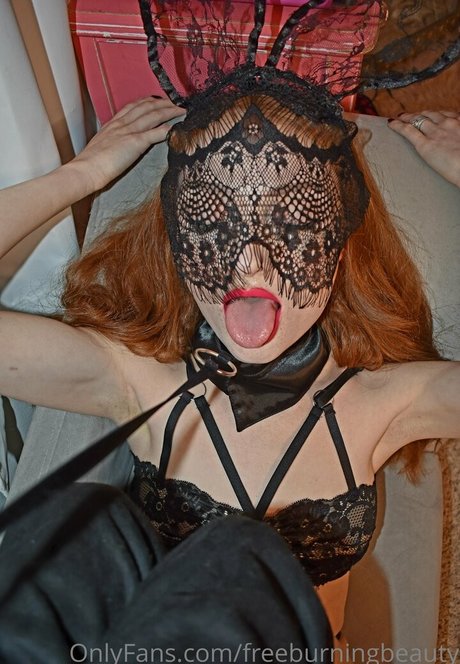 freeburningbeauty model erotic photo