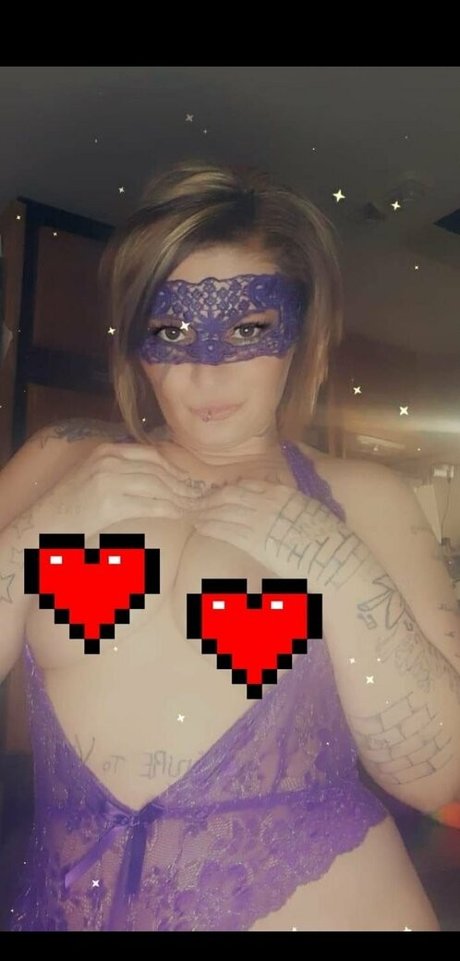 lluvely pornstar exclusive image