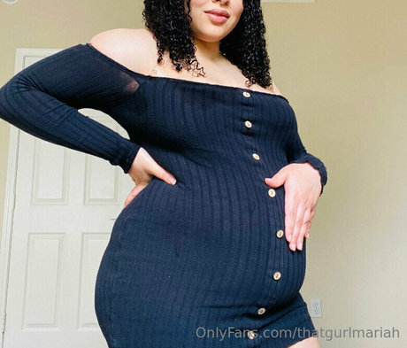 thatgurlmariah art model pic