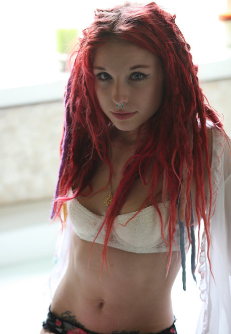 Alorali pretty pornstar archive