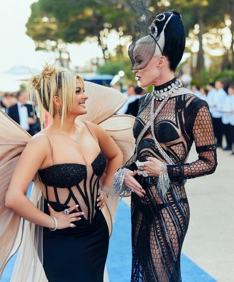 Bebe Rexha naked star pics