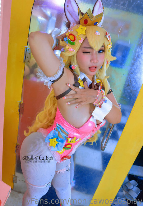 monicawoscosplay beautiful actress image