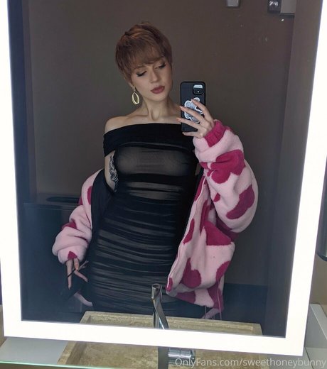 feet teen onlyfans pornographic picture