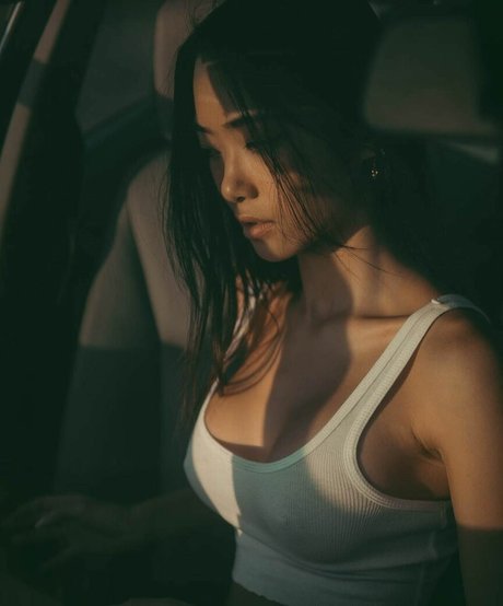 Paulinelee naked model pics