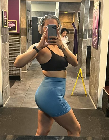 goddess alyssa pornographic actress picture