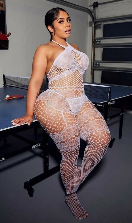 TaiTheFiveFooter model pornographic images