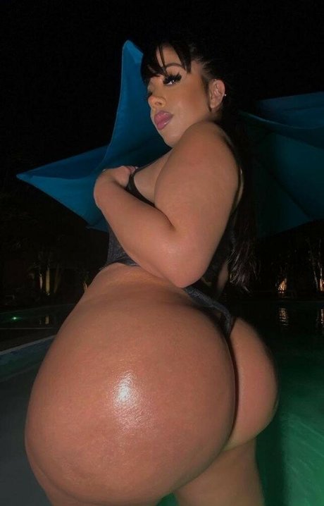 TaiTheFiveFooter pornstar free image
